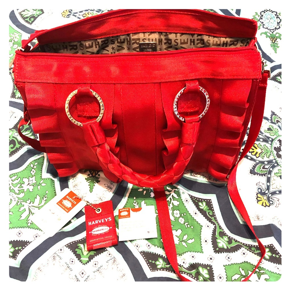 Harveys Seatbelt Bag Scarlet Lola Satchel